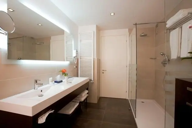 Superior Tek Büyük Yataklı Oda, Kısmi Deniz Manzaralı (Pet friendly)