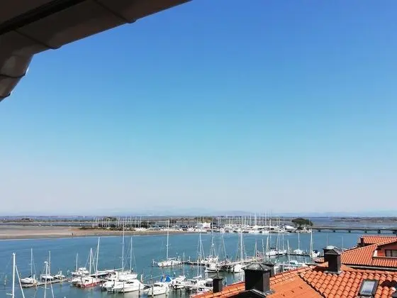 Superior Tek Büyük Yataklı Oda, Kısmi Deniz Manzaralı (Pet friendly)