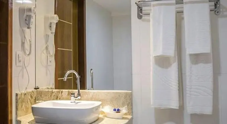 Deluxe Tek Büyük veya İki Ayrı Yataklı Oda, Balkon