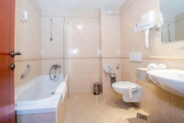 Comfort Tek Büyük veya İki Ayrı Yataklı Oda, 1 Yatak Odası, Sigara İçilmez (with Twin Bed)