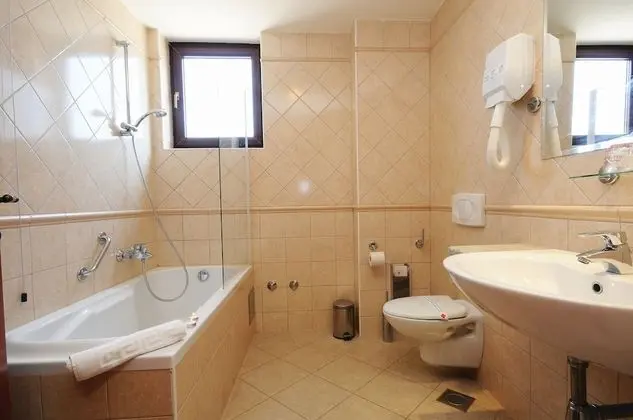 Comfort Tek Büyük veya İki Ayrı Yataklı Oda, 1 Yatak Odası, Sigara İçilmez (with Twin Bed)