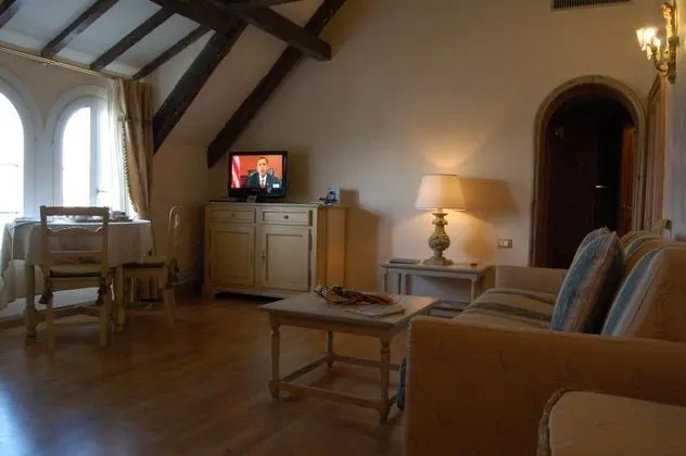 Süit, Lagün Manzaralı (Twin beds on request)