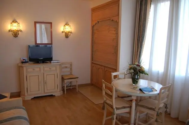 Süit, Lagün Manzaralı (Twin beds on request)