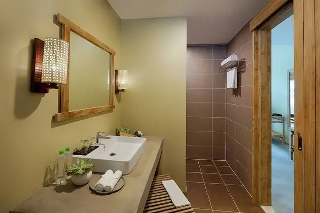 Deluxe Tek Büyük Yataklı Oda, Bahçe Manzaralı