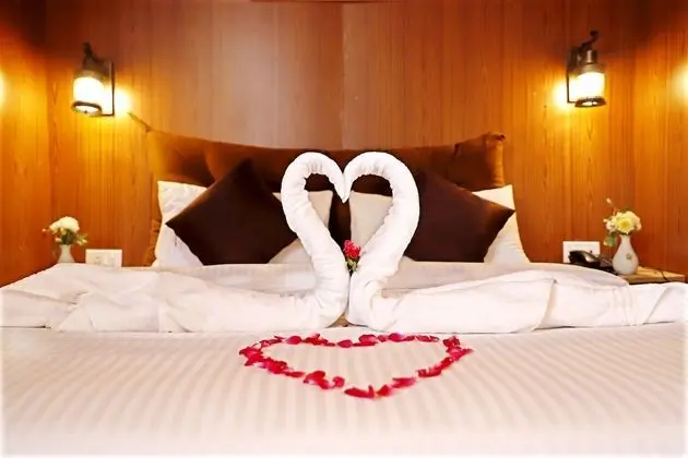 Shepherd Huts (Honeymoon Suite)