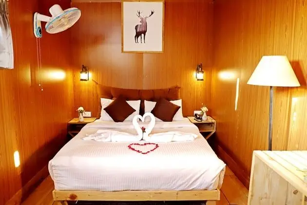 Shepherd Huts (Honeymoon Suite)