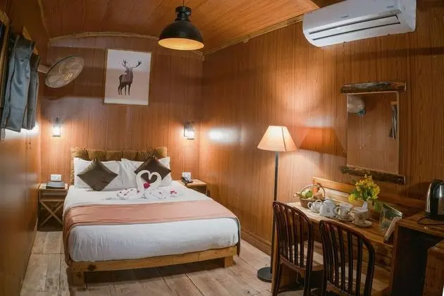 Shepherd Huts (Honeymoon Suite)