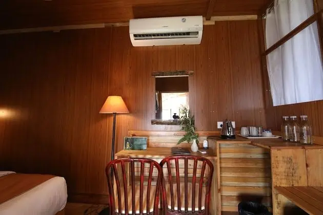 Shepherd Huts (Honeymoon Suite)