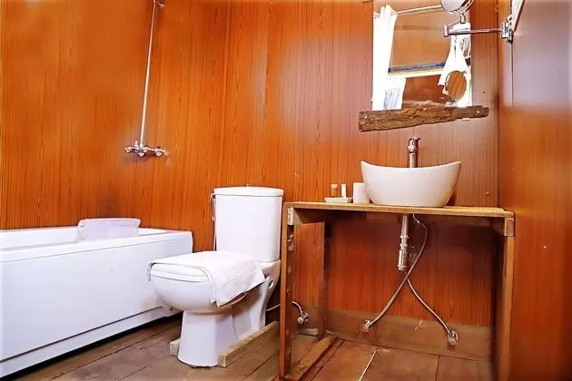 Shepherd Huts (Honeymoon Suite)