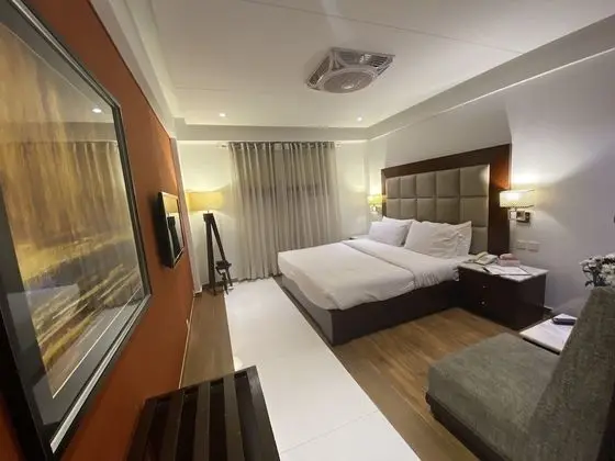 Deluxe Tek Büyük Yataklı Oda