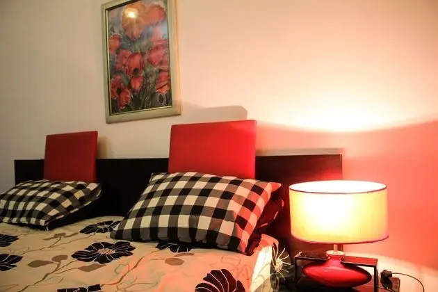 Deluxe Tek Büyük Yataklı Oda (Red )