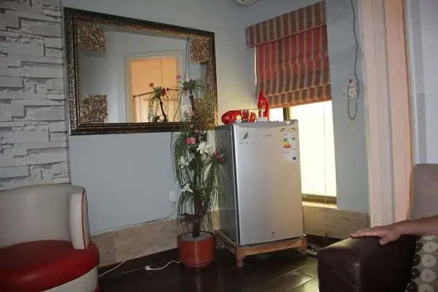 Deluxe Tek Büyük Yataklı Oda (Red )