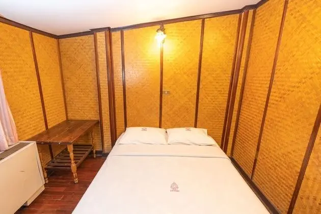Room with Shared bathroom