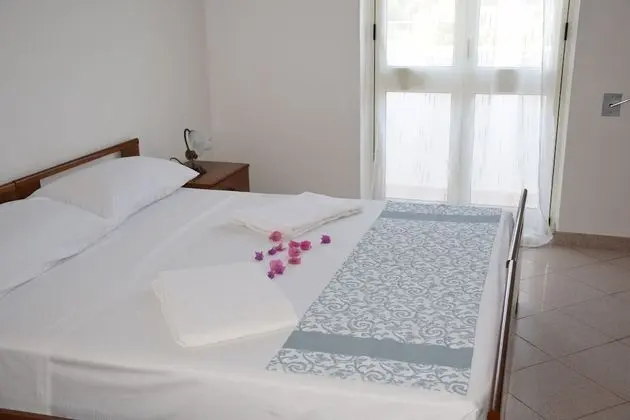 Dört Kişilik Oda, Teras, Bahçe Manzaralı