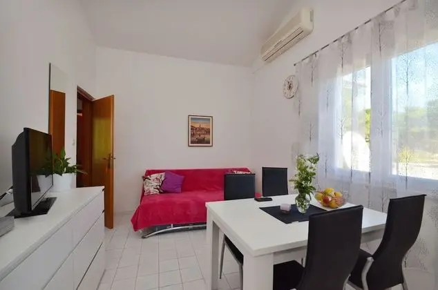 Apart Daire (1 Bedroom Apt with Balcony - Lavander)