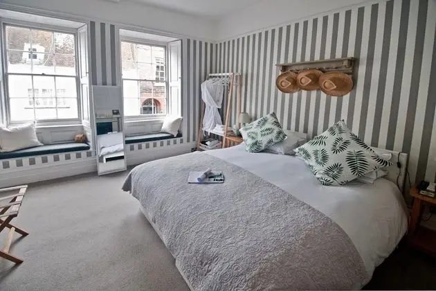 Deluxe Tek Büyük veya İki Ayrı Yataklı Oda, Banyolu/Duşlu