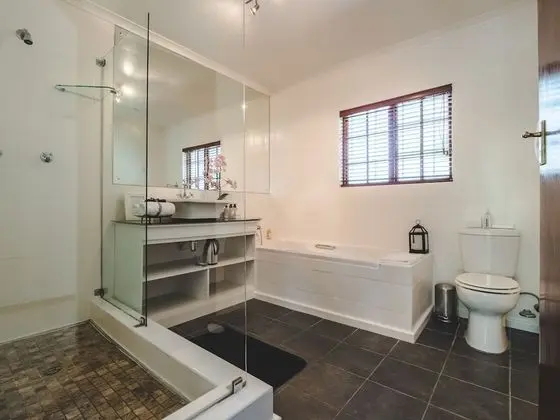 Luxury Tek Büyük Yataklı Oda