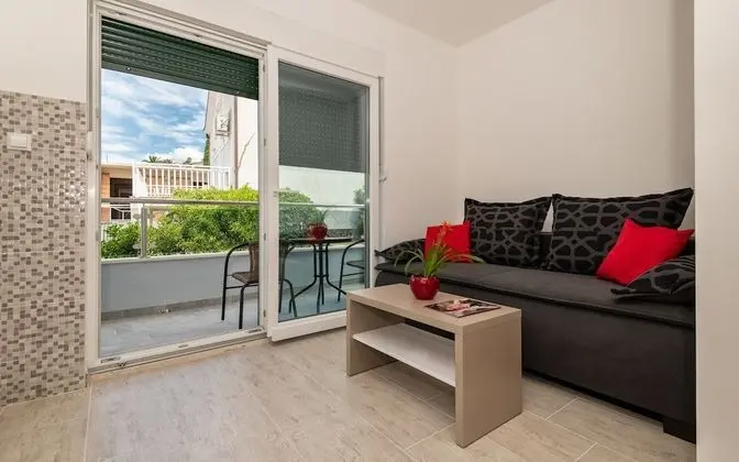 Stüdyo, Kısmi Deniz Manzaralı