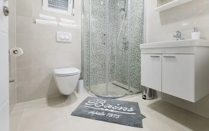 Stüdyo, Kısmi Deniz Manzaralı