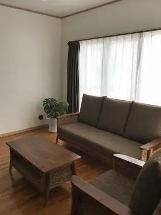Ev (Private Vacation)