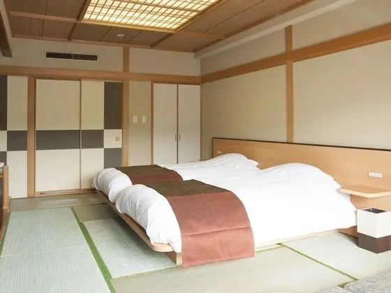 İki Ayrı Yataklı Oda, Sigara İçilmez, Dağ Manzaralı