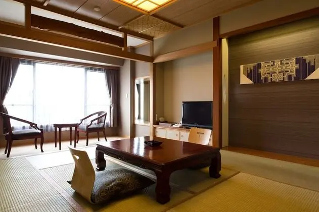 Traditional Oda, Sigara İçilmez, Dağ Manzaralı (Japanese Style Room)