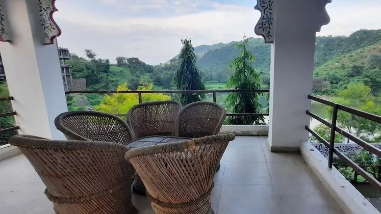 Family Oda, Birden Çok Yatak, Göl Manzaralı