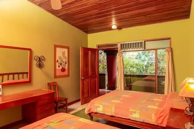 Standard Tek Büyük Yataklı Oda, 2 Çift Kişilik Yatak, Bahçe Manzaralı