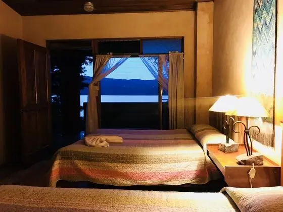 Standard Tek Büyük Yataklı Oda, 2 Çift Kişilik Yatak, Göl Manzaralı