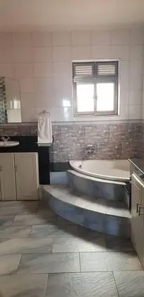 Süit, Balkon, Göl Manzaralı
