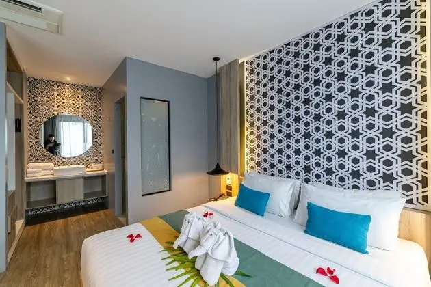 Deluxe Tek Büyük Yataklı Oda, Bahçe Manzaralı