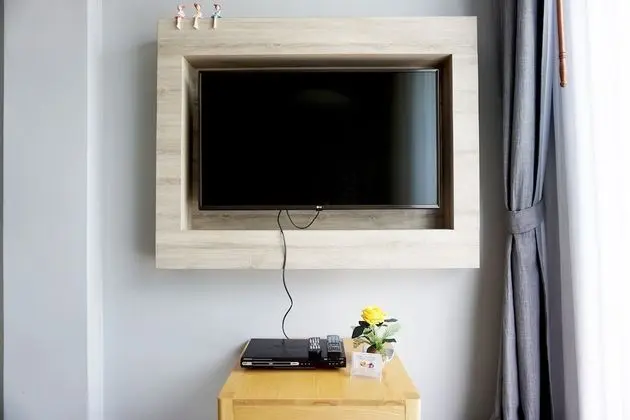 Deluxe Tek Büyük Yataklı Oda, Havuz Manzaralı