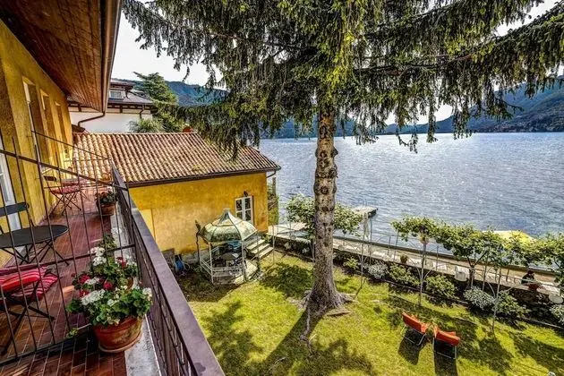 Romantic Villa, Göl Manzaralı