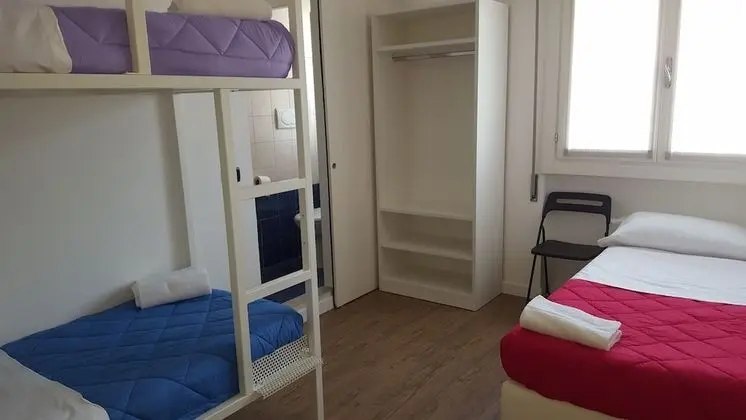 Üç Kişilik Oda