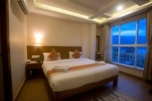 Comfort Süit, Bağlantılı Odalar, Göl Manzaralı