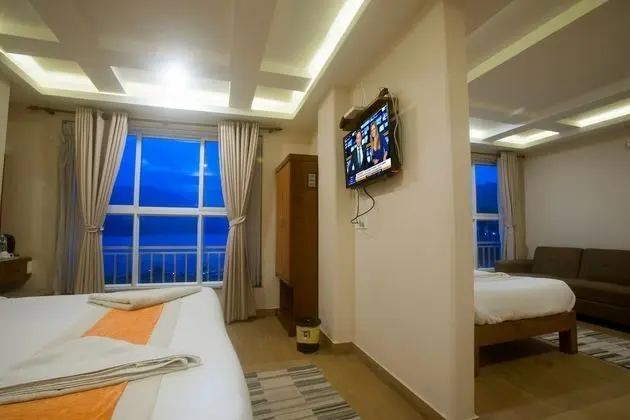 Comfort Süit, Bağlantılı Odalar, Göl Manzaralı