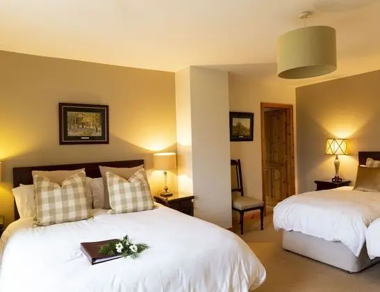 Deluxe Dört Kişilik Oda, Banyolu/Duşlu, Göl Manzaralı (Lake View Room)