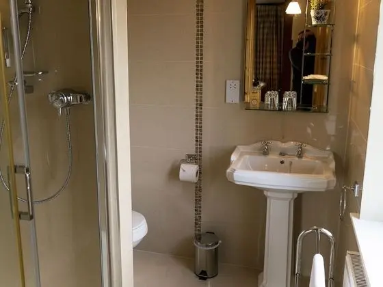 Deluxe Tek Büyük Yataklı Oda, Banyolu/Duşlu, Göl Manzaralı (Heron View Room)