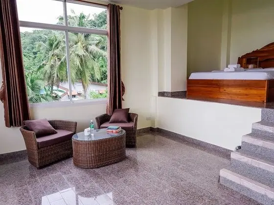 Lake View Suite
