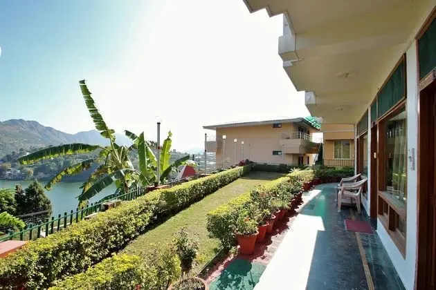 Deluxe Tek Büyük Yataklı Oda, 1 Çift Kişilik Yatak, Göl Manzaralı