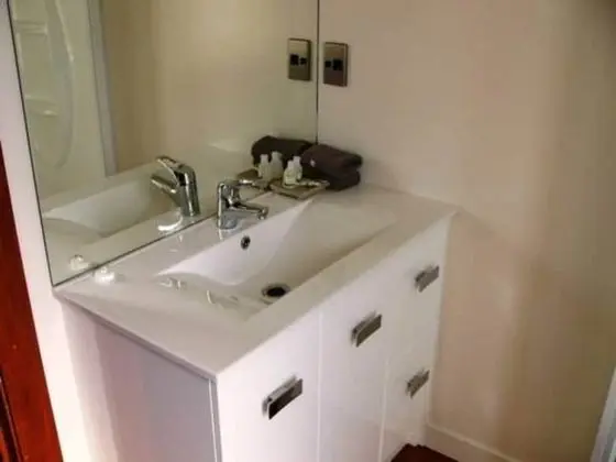 Standard Oda, 1 En Büyük (King) Boy Yatak, Ortak Banyo