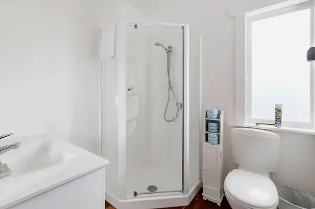Standard Oda, 1 En Büyük (King) Boy Yatak, Ortak Banyo