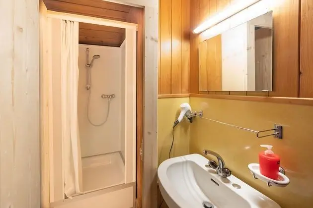 Basic Tek Büyük Yataklı Oda, Ortak Banyo, Dağ Manzaralı