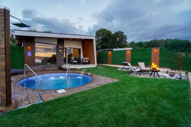 Garden Suite Custom Göl Manzaralı Özel Havuzlu Oda