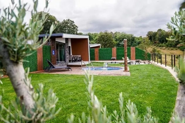Garden Suite Custom Göl Manzaralı Özel Havuzlu Oda