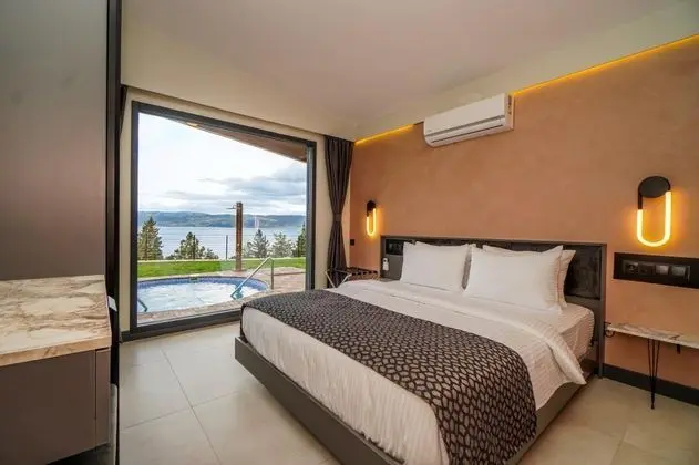 Garden Suite, Göl Manzaralı, Isıtmalı Özel Havuzlu