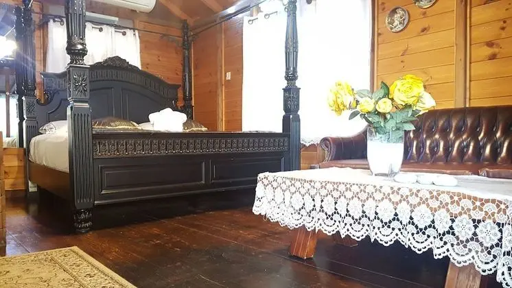 Romantic Kulübe, 1 En Büyük (King) Boy Yatak ve Çekyat