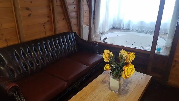 Romantic Kulübe, 1 En Büyük (King) Boy Yatak ve Çekyat