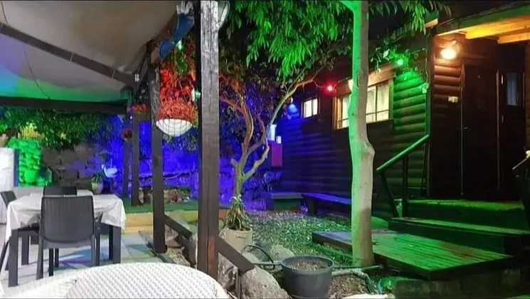 Romantic Kulübe, 1 En Büyük (King) Boy Yatak ve Çekyat