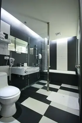 Dört Kişilik Oda, Göl Manzaralı